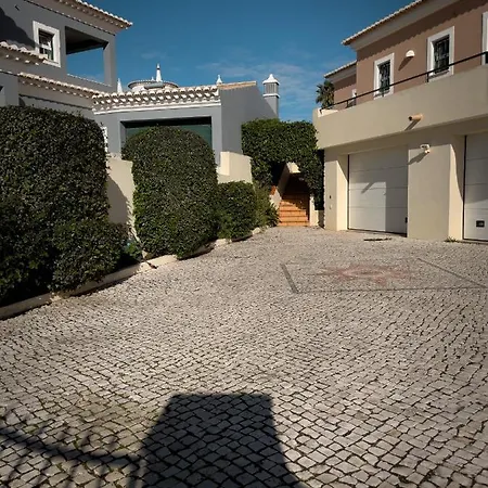 Dany House * Lagos